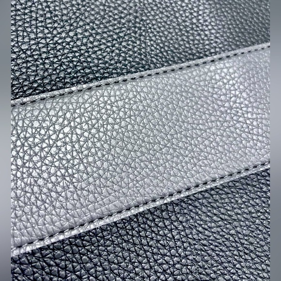 NWOT Vince Camuto Luck Tote in Black Pebbled Vegan Leather with Gray Stripe - Picture 5 of 6